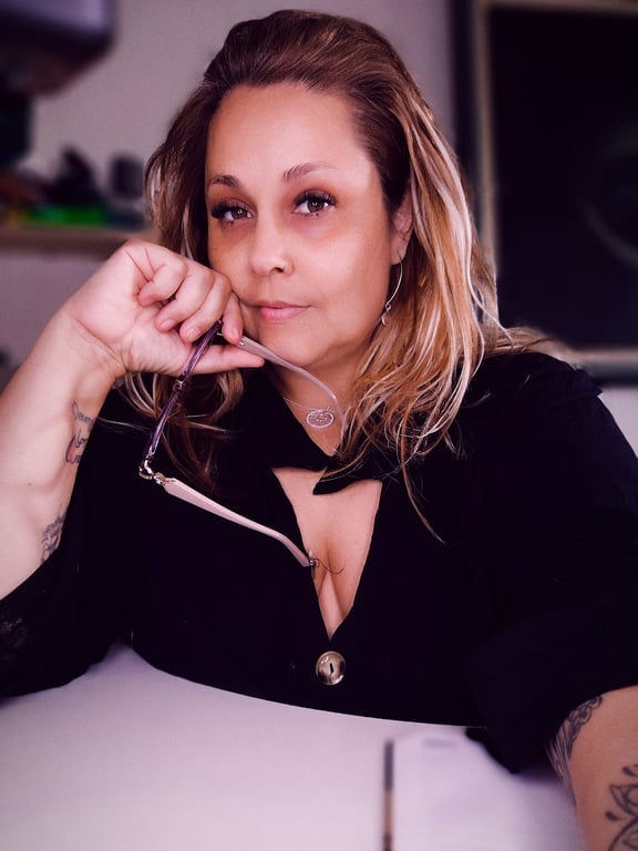 Júlia, Massoterapeuta, Sexóloga e Terapeuta Massagem tântrica