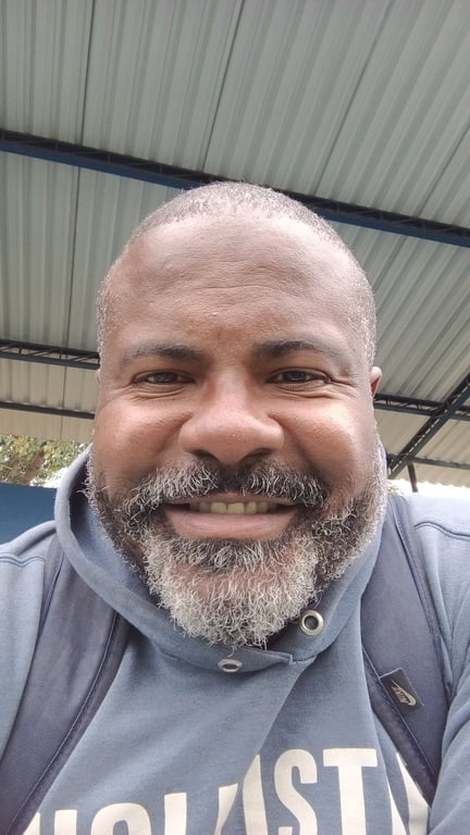 Felipe, seu massoterapeuta especialista em massagem relaxante e nuru. Massagista em