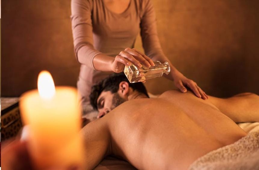 Massoterapeuta e Massagem tântrica 
