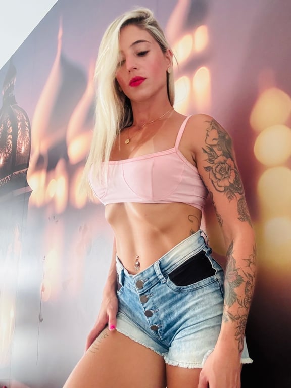 Aryane | Massagem Tântrica + Nuru em BC – Toque Que Desperta
