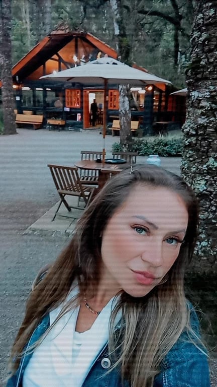 Terapeuta Shirley com seu próprio Studio Massagem nuru em