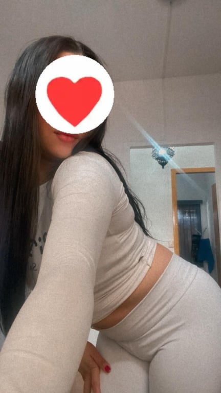 Bia Massoterapeuta 22 aninhos Massagem sensual em