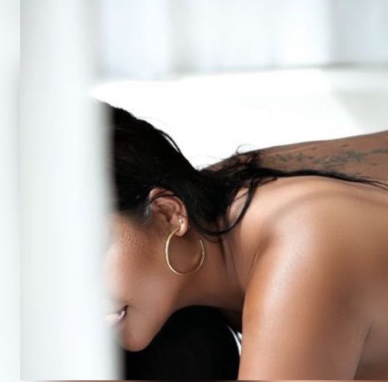 Sarah a rainha do Tantra Massagem