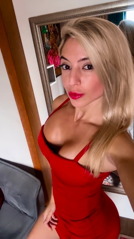 Aryane | Massagem Tântrica + Nuru em BC – Toque Que Desperta