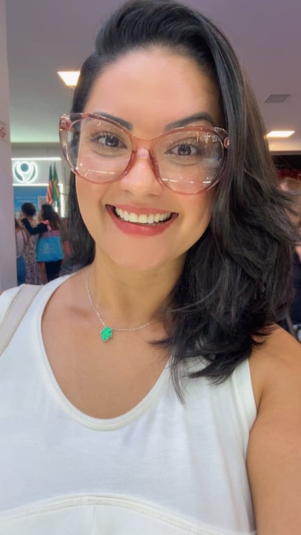 Joyce Ferraz Massoterapeuta especialista em Técnica Nuru/Sensitiva 