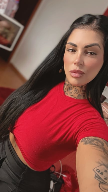 Kell Cunha Massoterapeuta massagem Tântrica Massagem tântrica