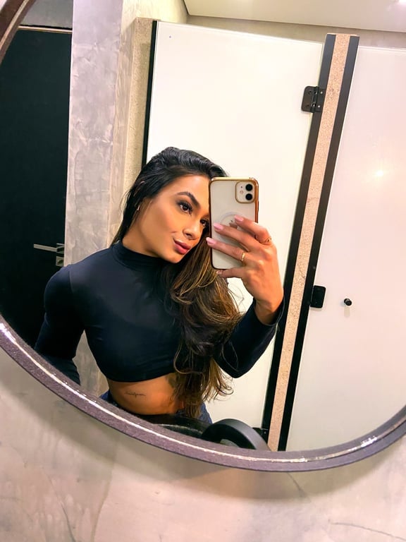 Massagens Sensuais e relaxantes com a Terapeuta Ayra Monteiro.