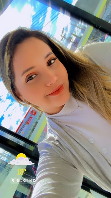 Kris terapeuta corporal Dedicada ao bem estar físico Massagem tântrica em