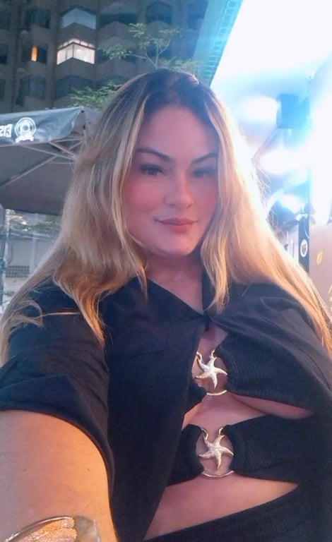 MASSOTERAPEUTA LARA TANTRA E NURU Massagem tântrica