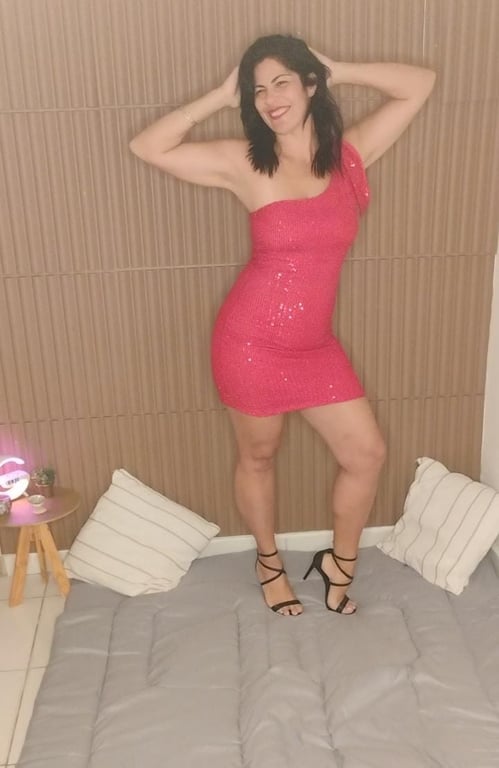 Olá, sou Vevê e trabalho com vários tipos de massagens. Massagem