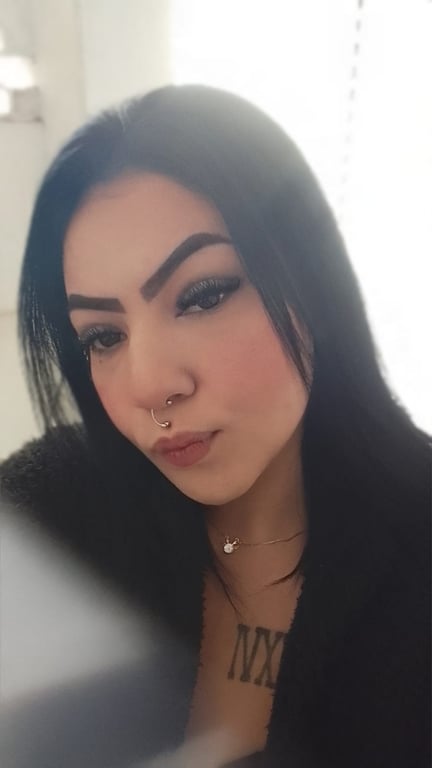 Gabriela, Massoterapeuta e depilação profissional.