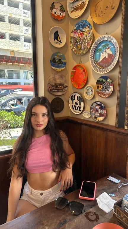 Juliana - De passagem, poucos dias em balneários Massagem tântrica em