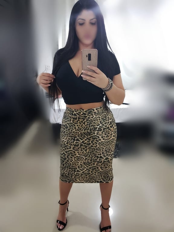 Sara Medeiros Massagem Tântrica,Nuru e lingam Massagem em