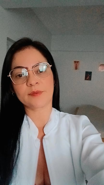 Carla - Massagista Terapêutica Massagem em