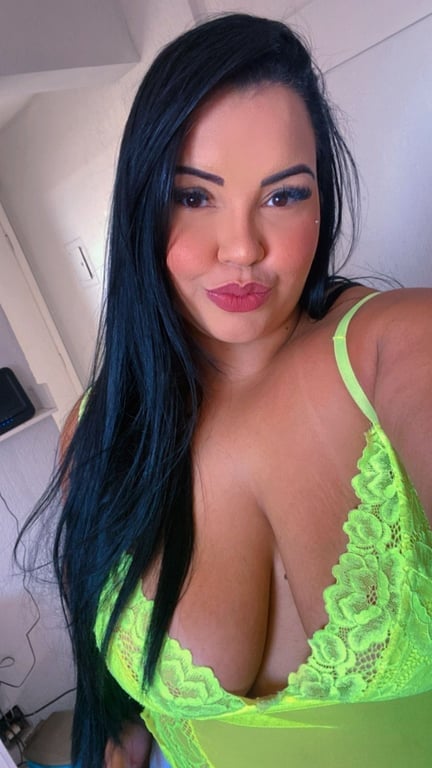 Jè - Morena Plus Size Massagem com Finalização 