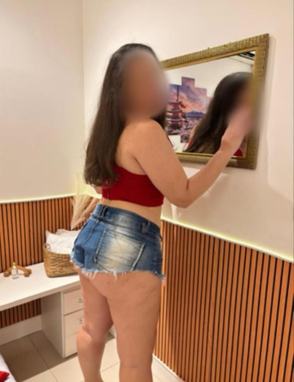 Luana - Uma companhia perfeita para muitos momentos de prazer. Massagem tântrica em