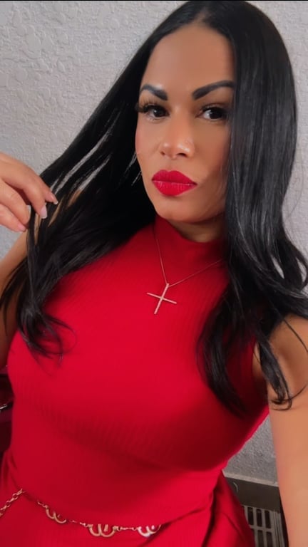 Suzy: “ ofereço momentos intensos, marcantes e impossíveis de esquecer