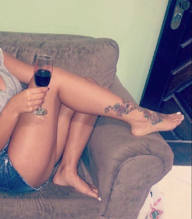 Joyce Ferraz Massoterapeuta especialista em Técnica Nuru/Sensitiva Massagista