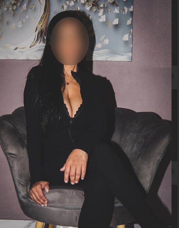Paula Milf - Te entrego além do convencional, vem esquentar seu dia! Massagem em
