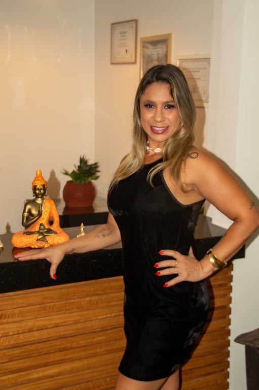 Tatá terapeuta tântrica, o prazer está no toque