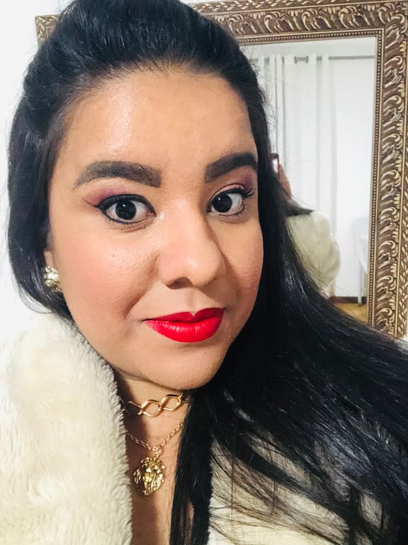 Rainha Esthefani - Mãos de fada Massagista