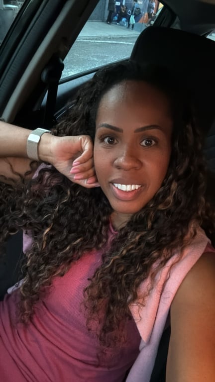 Francine Santos Massoterapeuta e Estética Avançada 