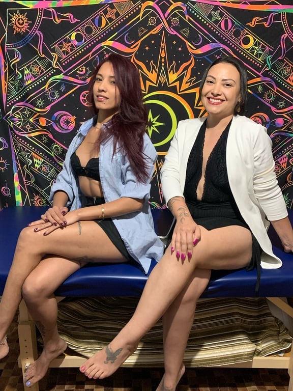 Redescubra o prazer com Paula e Luana