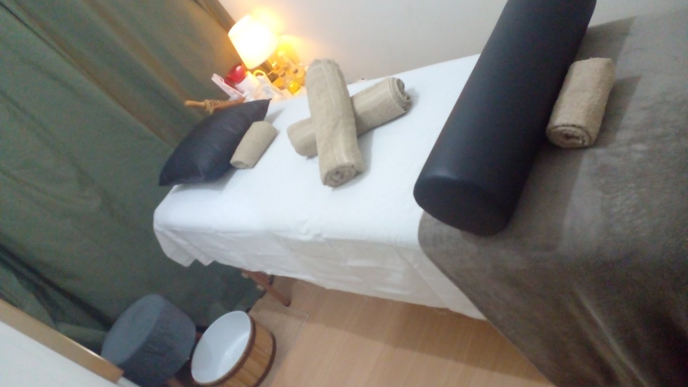 Shákti Devi Massoterapeuta e terapeuta tântrica profissional Massagem sensual em