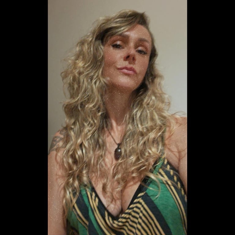  Maya Rajni Massoterapeuta Tântrica Massagem tântrica
