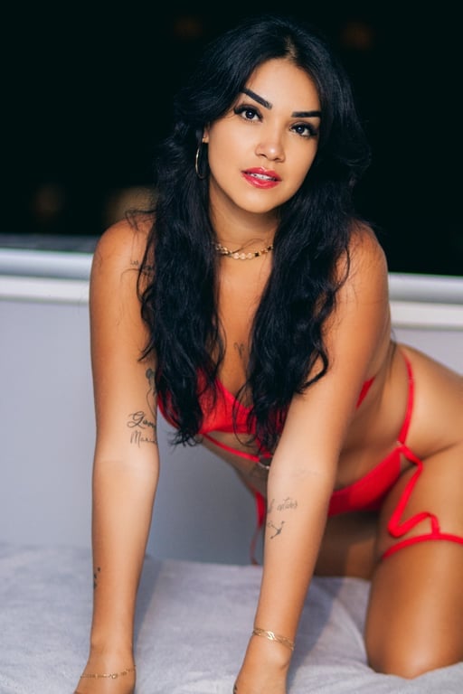 Monique - Especialista em massagens sensoriais