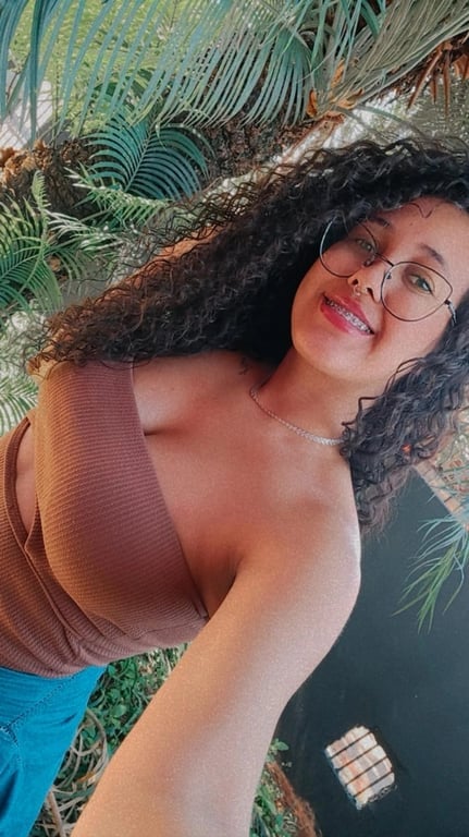  Terapeuta Fernanda O poder do toque que acalma e seduz Massagem sensual em