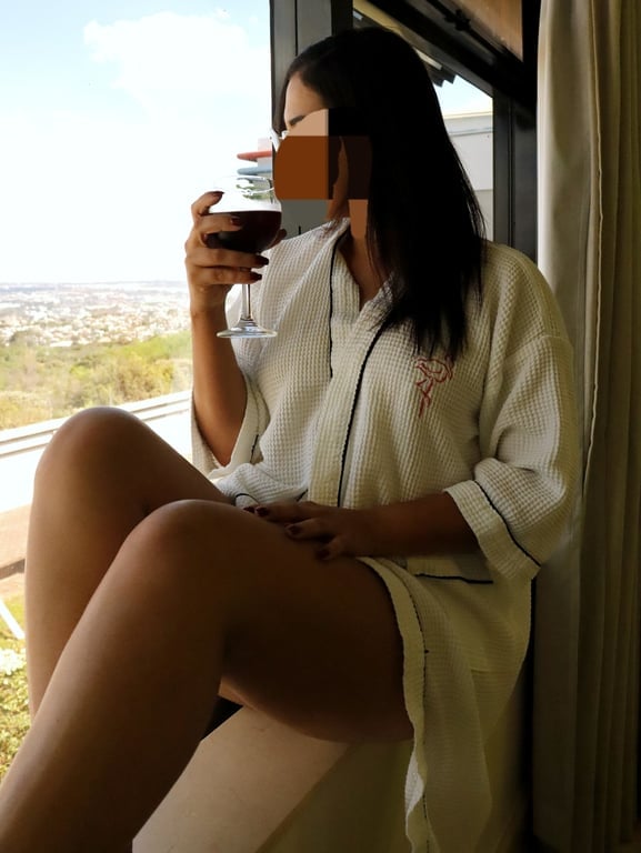 Terapeuta thais: massagem relaxante e nuru Massagem nuru