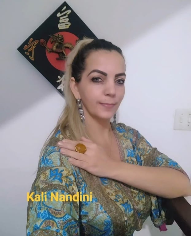 Tântrica, sensual e Naturalista Kali Massagem sensual em
