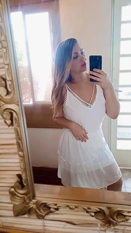 Especializada em Massagem Tântrica e Spa sensorial