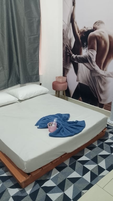 Atenção a Lilith está contratando Massagem sensual em