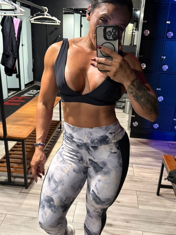 Ellen massagista especializada em técnicas tântricas e sensuais Massagem sensual