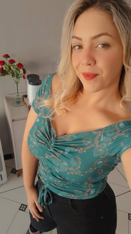 Hellen - Chegou a hora de ter seu melhor momento! Massagem