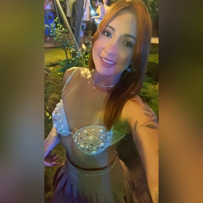 Mayra, massagem corporal e sensual.