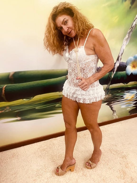 Lu Excelência em Massoterapia, venha ter uma experiência nunca vivida! Massagem em