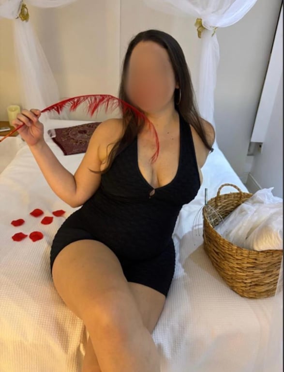 Luana - Uma companhia perfeita para muitos momentos de prazer. Massagem tântrica em