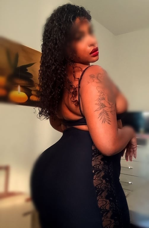 MANUELA SANTOS Massagista Massagem nuru em