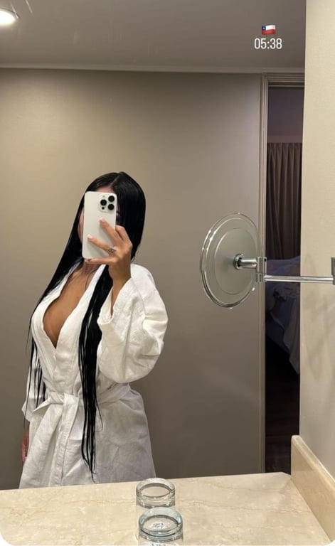 Morena linda curta temporada Massagem