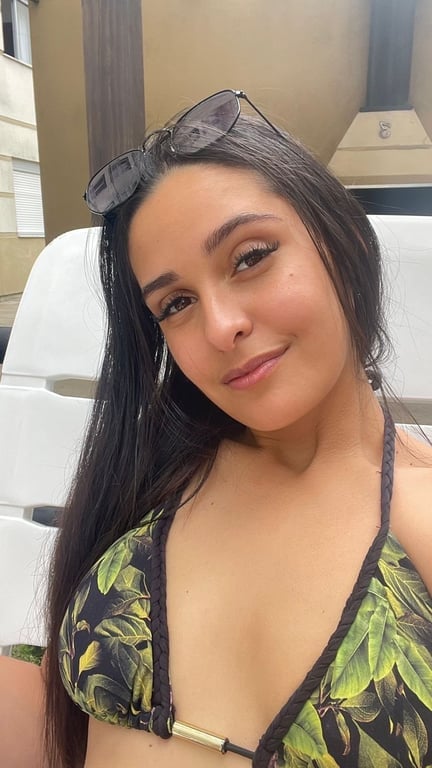 Ana Lua- Massagista completa Massagem nuru em