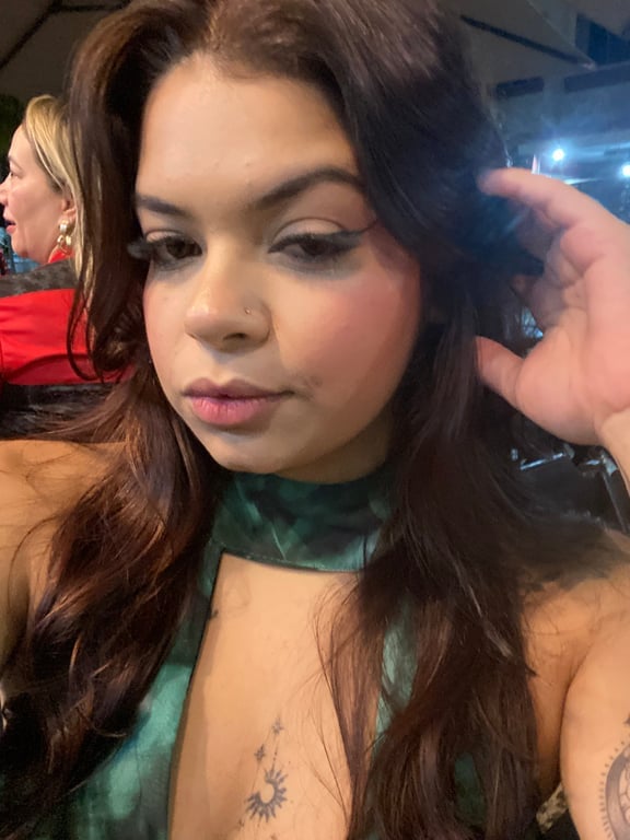 Massagista linda e simpática Massagem sensual em