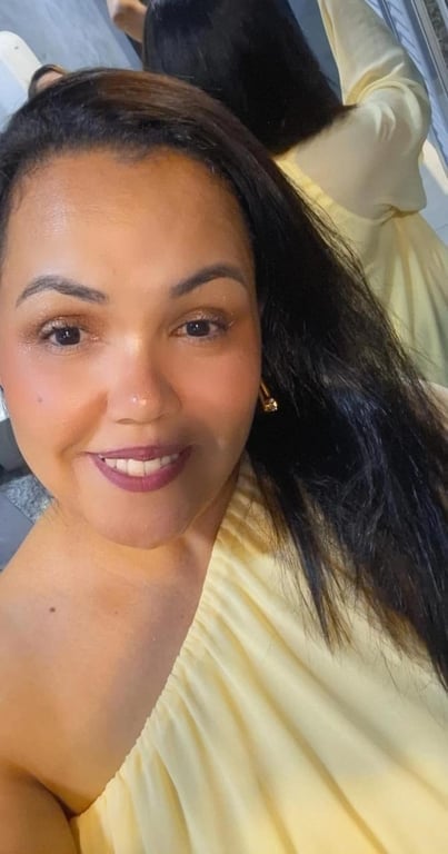 Camille - Massagem Relaxante e Terapêutica 