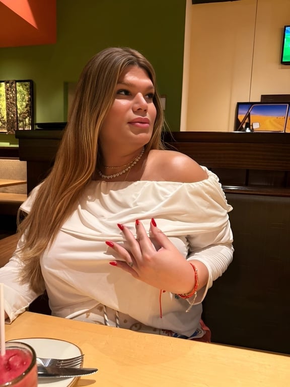 PaolaTRANS vem relaxar com uma linda trans 