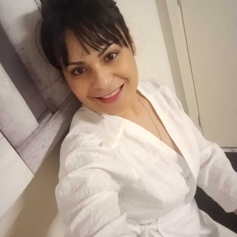 Laura Massoterapeuta - Massagem Relaxante Massagem tântrica em