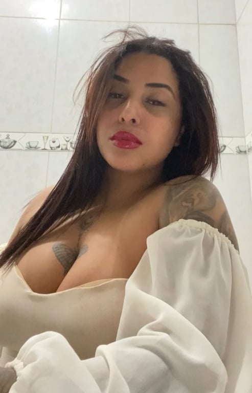 Jasmym Oliveira Sinta minhas mãos e esqueça o mundo…