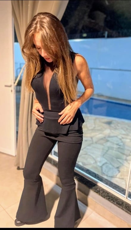 Terapeuta Shirley com seu próprio Studio Massagem nuru em