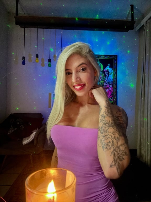 Aryane | Massagem Tântrica + Nuru em BC – Toque Que Desperta Massagem